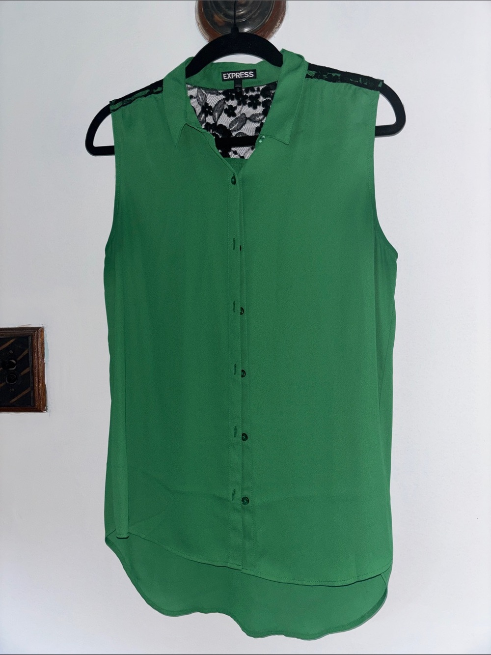 Express Green Sleeveless Button-Down Blouse with Black Lace Yoke